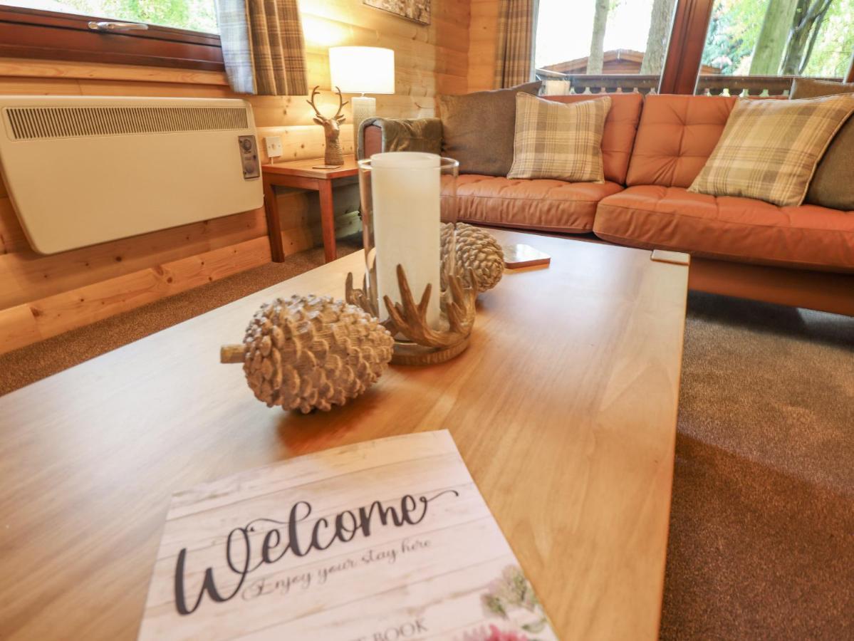Leafy Hollow Lodge Louth  Esterno foto