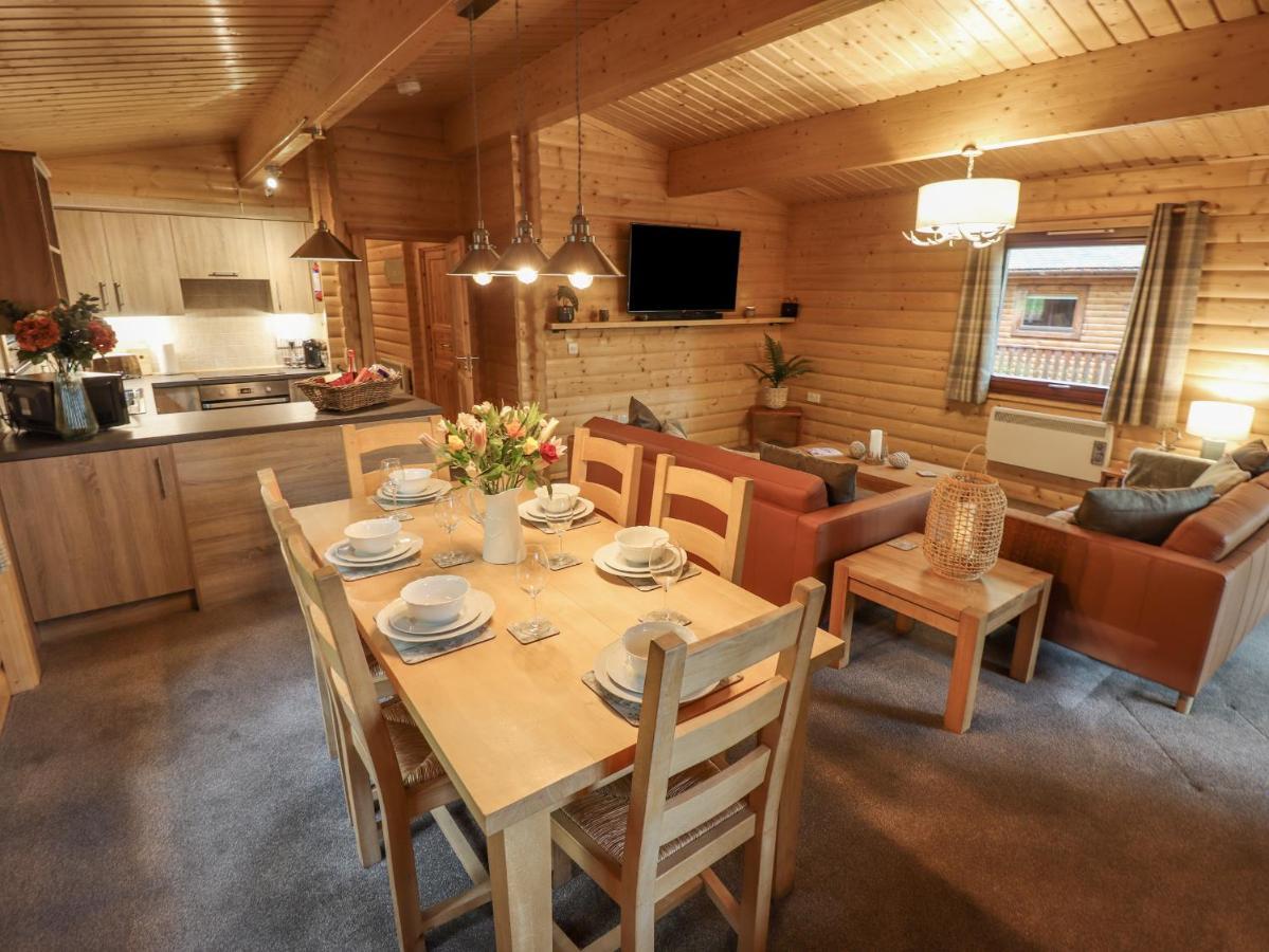 Leafy Hollow Lodge Louth  Esterno foto